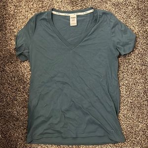 VS pink v neck